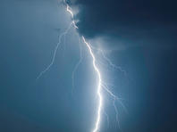 В Индии от удара молний погибли более 20 человек