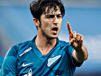 Иранец забил победный мяч.