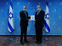 Государственный контролер вручил спикеру Кнессета отчет по работе местных органов власти