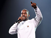 Канье Уэст отказался от борьбы за пост президента США