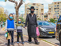 Галахическое постановление: вывешивать в подъездах списки больных коронавирусом