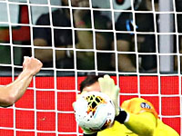 Чемпионат Румынии. 7-минутный пенальти. 19-летний вратарь дважды парировал мяч и был удален