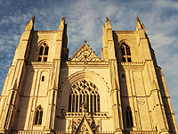 В Нанте вспыхнул пожар в кафедральном соборе святых Петра и Павла; не исключен поджог