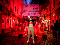 Бордели Гамбурга протестуют против карантина. Фоторепортаж