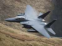 Американский F-15 в небе над Сирией приблизился к иранскому самолету, Fars сообщает о пострадавших