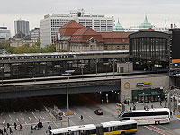 В Берлине автомобиль врезался в толпу, есть тяжело раненые