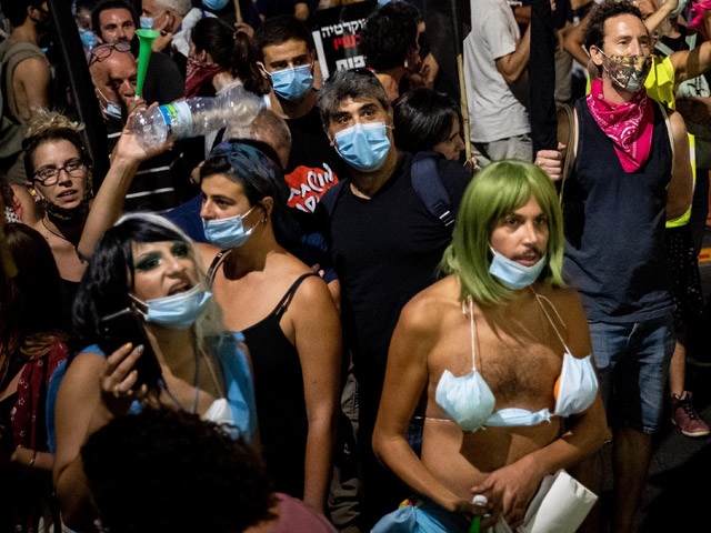 Митинг против Нетаниягу в Иерусалиме: медитация и столкновения. Фоторепортаж Митинг против Нетаниягу в Иерусалиме: медитация и столкновения. Фоторепортаж