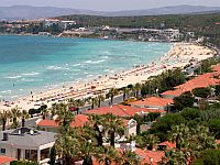 Украинская топ-модель заявила, что была избита охранниками на пляже в Турции