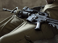 Полиция: военнослужащий ехал в автомобиле по Эйлату, передергивая затвор M-16