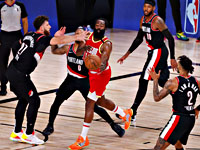 Вечер рекордов и болезненных потерь. Результаты матчей НБА