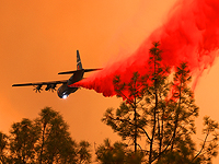Молнии подожгли Калифорнию. Фоторепортаж