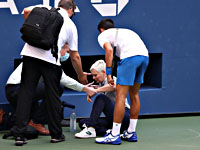 Видео удара, за который был дисквалифицирован Новак Джокович