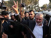 Ханийя в лагере Эйн аль-Хильве: главаря террористов несли на руках