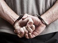 Житель Хайфы обвиняется в жестоком избиении пожилого мужчины в парке