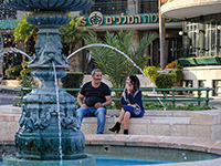 На площади Париз в Иерусалиме началась подготовка к демонстрации противников Нетаниягу