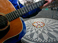 Убийца Джона Леннона принес извинения Йоко Оно