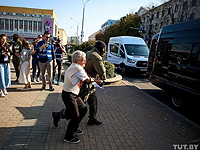 В Минске начался очередной женский марш; силовики задерживают его участниц