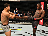 UFC в ОАЭ. Адесанья защитил титул. Блахович стал чемпионом. Тухугов проиграл