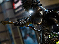 В Лондоне открыли памятник Гарри Поттеру