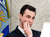 Личный помощник Трампа заразился коронавирусом