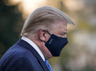 Дональд Трамп ненадолго покинул больницу, чтобы поприветствовать своих сторонников