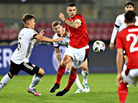 Великолепный удар Гнабри пяткой. Шесть голов и удаление. Немцы не сумели переиграть сборную Швейцарии