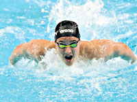 Лучшего пловца Японии дисквалифицировали до конца года за супружескую измену