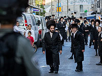 В Бейтар Илите  митингуют ультраортодоксы, возле одной из школ атакован журналист