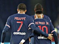 Чемпионат Франции. Парижане разгромили соперника и вышли в лидеры