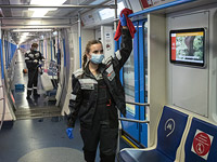 Коронавирус в России: за сутки выявлены 16550 заразившихся, 320 больных умерли