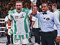 Бокс. Александр Усик победил Дерека Чисору