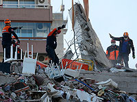 В Измире спасен из-под завалов 70-летний мужчина