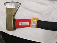 Арестован житель Хайфы, угрожавший топором владельцу небольшого магазина