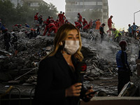 Уточненные данные: жертвами землетрясения в Эгейском море стали более 100 человек