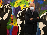 Крупные штаты Западного побережья помогают Байдену вырваться вперед