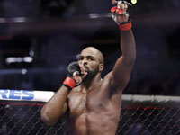 Bellator. Андерсон нокаутировал Манкуфа. 