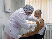 Российская вакцина: по итогам первого промежуточного анализа эффективность 