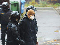 Протесты в Беларуси: более 350 задержанных, силовики применяют светошумовые гранаты и газ