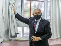 Биньямин Нетаниягу вернулся к исполнению обязанностей главы правительства