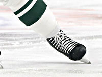 На тренировке клуба КХЛ подрались защитники. Канадцу сломали челюсть