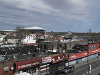 Сотни тел умерших от коронавируса с весны хранятся в авторефрижераторах в Нью-Йорке