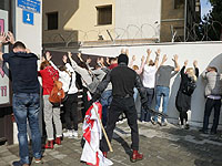 В Тель-Авиве  провели арт-перформанс в знак протеста против жестокости белорусских властей