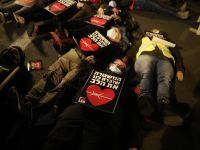 За и против Нетаниягу: в различных городах Израиля прошли демонстрации