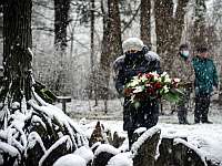 Посол ОАЭ впервые приняла участие в церемонии памяти жертв Катастрофы в Риге