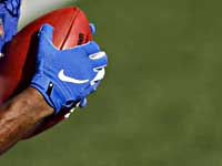 18-летний футболист