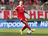 Пентек забил два мяча.