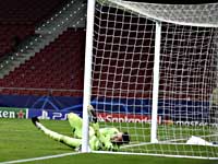 Один Игнатьев забил два мяча, второго удалили. Команда Слуцкого проиграла в Москве