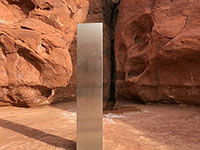 Таинственный монолит в штате Юта украли местные спортсмены