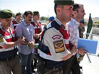 В Турции выдан ордер на арест сотен военнослужащих