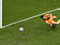 Странный автогол из чемпионата Ирана. Пропустил бывший вратарь 